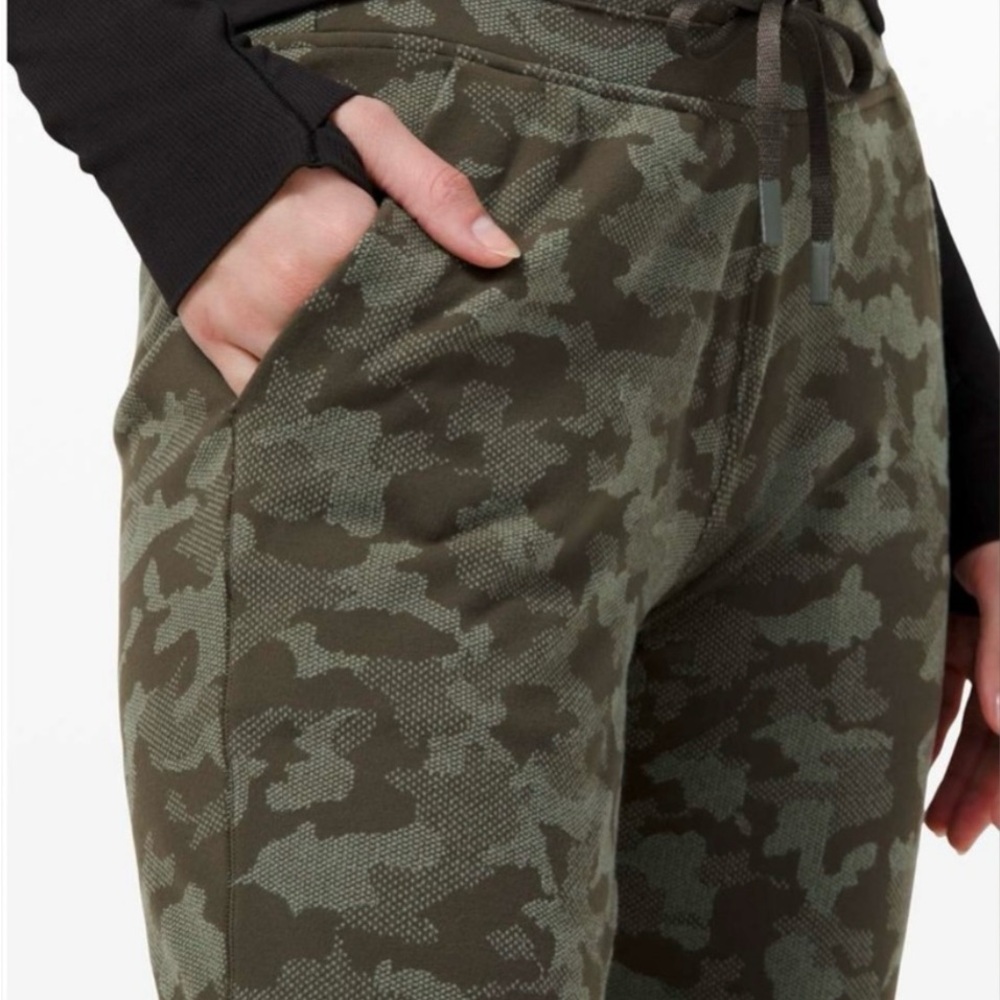 Lululemon Ready To Rulu Green Camo Joggers size 2